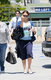 http://img169.imagevenue.com/loc811/th_61561_Jessica_Alba_shops_with_her_mother_14.05.2008_06_122_811lo.jpg