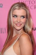 th_358226596_0513_victorias_secret_angels_35_480x720_122_918lo.jpg