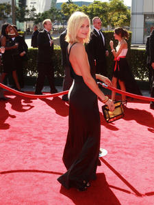 http://img169.imagevenue.com/loc925/th_785329153_MalinAkerman_CreativeArtsEmmyAwards_2012_20_122_925lo.jpg