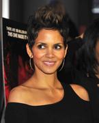 th_71738_HalleBerryattendsTheCallPremiereatShowplaceIconTheaterinChicago02.28.20136_122_957lo.jpg